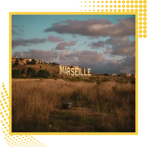 Réserver un circuit touristique à Marseille en vehicule tesla